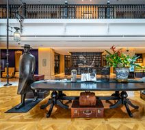 YiuTeung Mansion Lobby