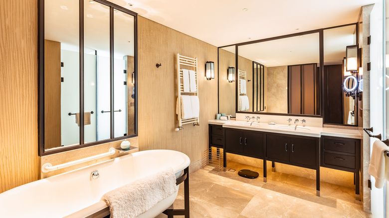 <b>YiuTeung Mansion Room</b>. Images powered by <a href="https://www.leonardoworldwide.com/" title="Leonardo Worldwide" target="_blank">Leonardo</a>.