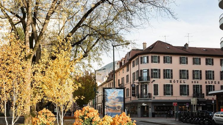 Hotel des Alpes Exterior