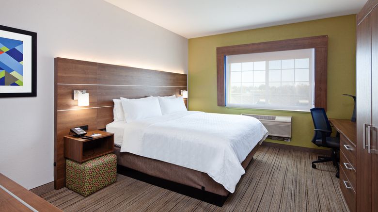 <b>Holiday Inn Express & Suites Tulare Room</b>. Images powered by <a href="https://www.leonardoworldwide.com/" title="Leonardo Worldwide" target="_blank">Leonardo</a>.