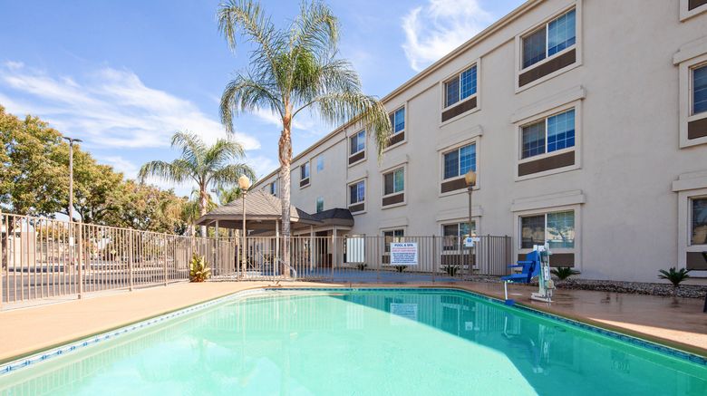 <b>Holiday Inn Express & Suites Tulare Pool</b>. Images powered by <a href="https://www.leonardoworldwide.com/" title="Leonardo Worldwide" target="_blank">Leonardo</a>.