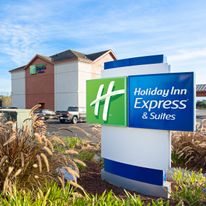 Holiday Inn Express Hotel & Suite