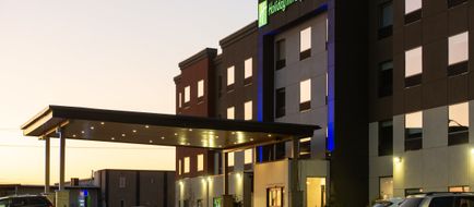 Holiday Inn Express & Stes N Battleford Exterior
