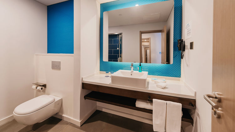 Holiday Inn Express CMC Room