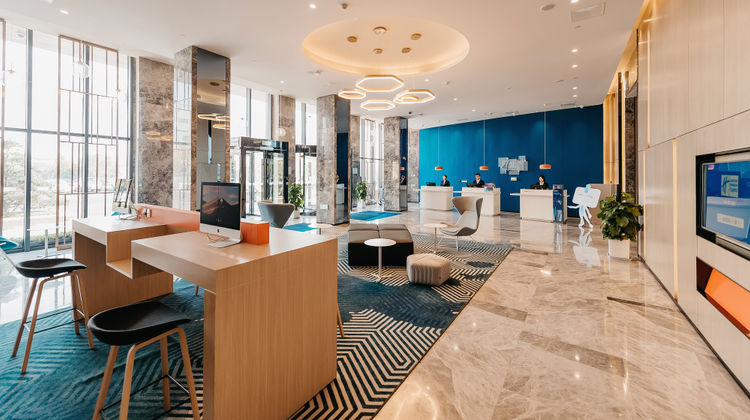 Holiday Inn Express CMC Lobby
