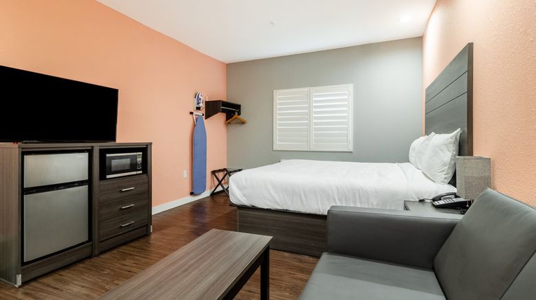 <b>Scottish Inns and Suites Room</b>. Images powered by <a href="https://www.leonardoworldwide.com/" title="Leonardo Worldwide" target="_blank">Leonardo</a>.