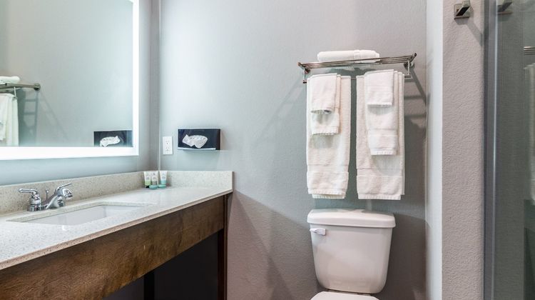 Scottish Inns and Suites Room
