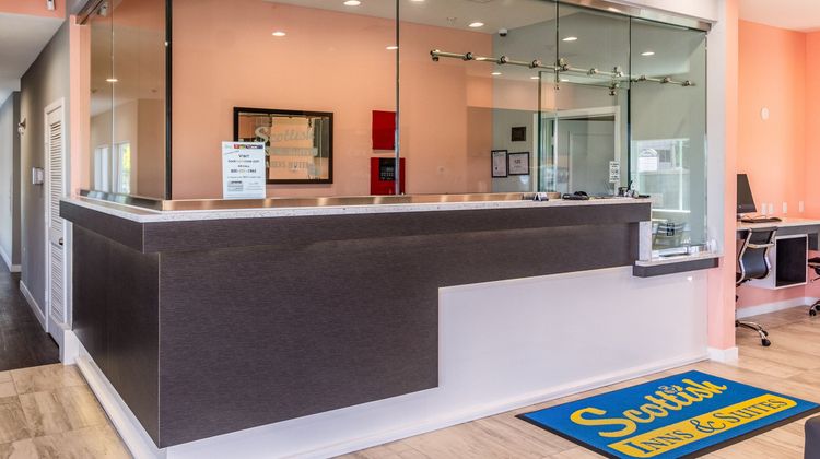 Scottish Inns and Suites Lobby
