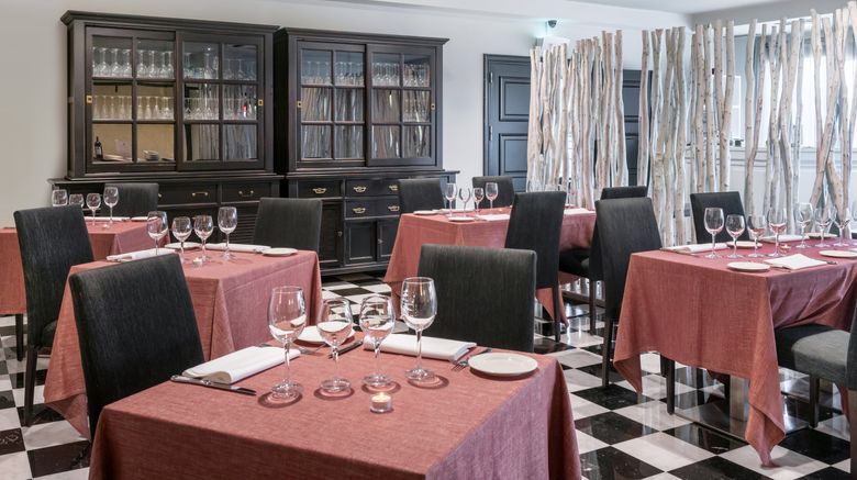 <b>Salles Hotel Aeroport Girona Restaurant</b>. Images powered by <a href="https://www.leonardoworldwide.com/" title="Leonardo Worldwide" target="_blank">Leonardo</a>.