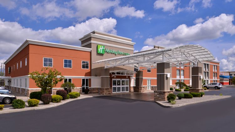 Holiday Inn Hotel & Suites Exterior