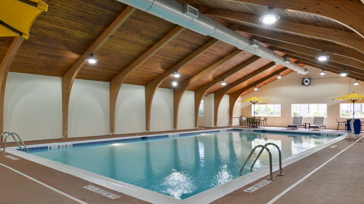 Holiday Inn Hotel & Suites Pool