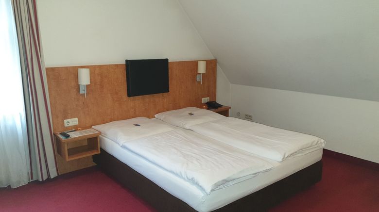 <b>Hotel Neuwirtshaus Room</b>. Images powered by <a href="https://www.leonardoworldwide.com/" title="Leonardo Worldwide" target="_blank">Leonardo</a>.