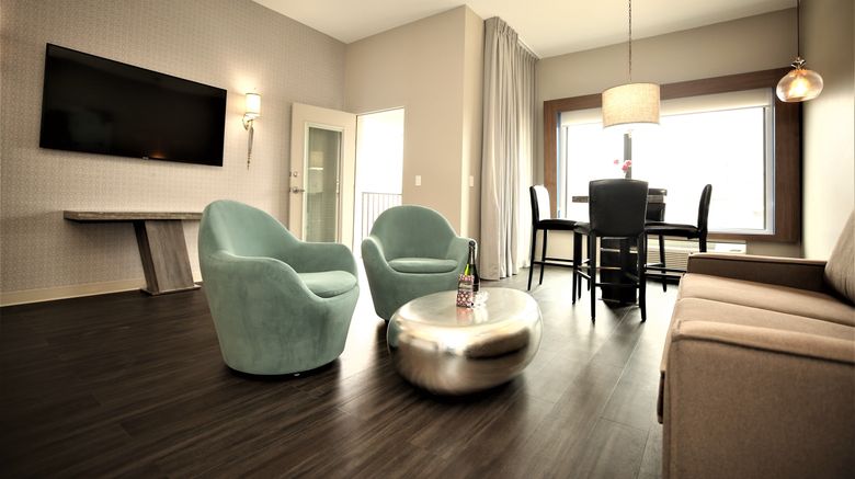 <b>Holiday Inn Express & Suites Charlotte Suite</b>. Images powered by <a href="https://www.leonardoworldwide.com/" title="Leonardo Worldwide" target="_blank">Leonardo</a>.