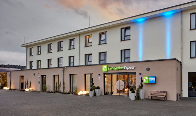 Holiday Inn Express Merzig Exterior