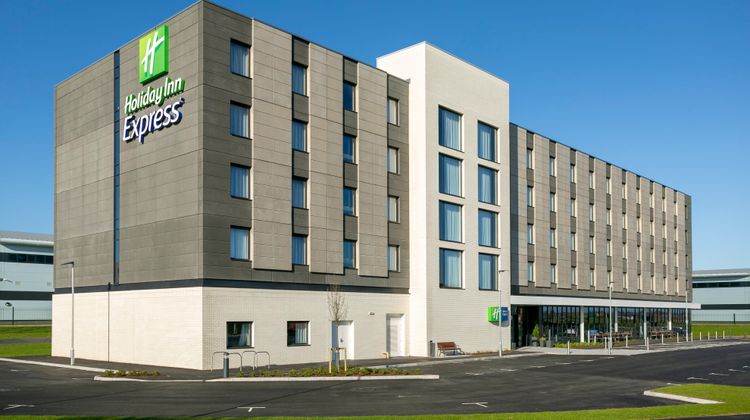 Holiday Inn Express Bridgwater Exterior