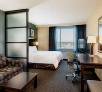 Holiday Inn Suites Saskatoon Downtown Room