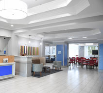 Holiday Inn Express Hotel & Suites Lobby