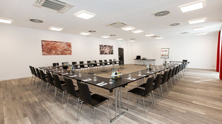<b>Dormero Hotel Salzgitter Meeting</b>. Images powered by <a href="https://www.leonardoworldwide.com/" title="Leonardo Worldwide" target="_blank">Leonardo</a>.