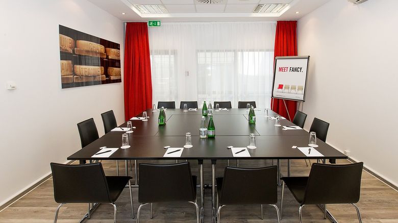 <b>Dormero Hotel Zurich Airport Meeting</b>. Images powered by <a href="https://www.leonardoworldwide.com/" title="Leonardo Worldwide" target="_blank">Leonardo</a>.