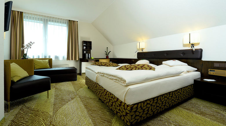 <b>Dormero Hotel Dusseldorf Room</b>. Images powered by <a href="https://www.leonardoworldwide.com/" title="Leonardo Worldwide" target="_blank">Leonardo</a>.