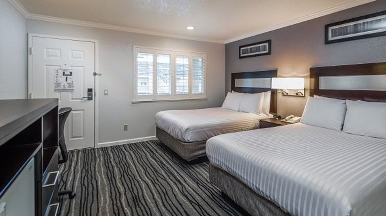 <b>Redwood Creek Inn Room</b>. Images powered by <a href="https://www.leonardoworldwide.com/" title="Leonardo Worldwide" target="_blank">Leonardo</a>.