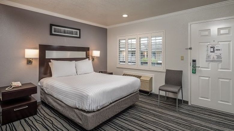 <b>Redwood Creek Inn Room</b>. Images powered by <a href="https://www.leonardoworldwide.com/" title="Leonardo Worldwide" target="_blank">Leonardo</a>.