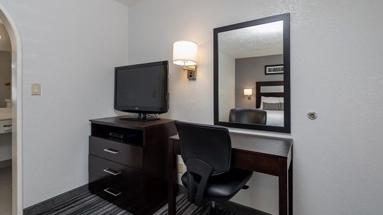 <b>Redwood Creek Inn Room</b>. Images powered by <a href="https://www.leonardoworldwide.com/" title="Leonardo Worldwide" target="_blank">Leonardo</a>.
