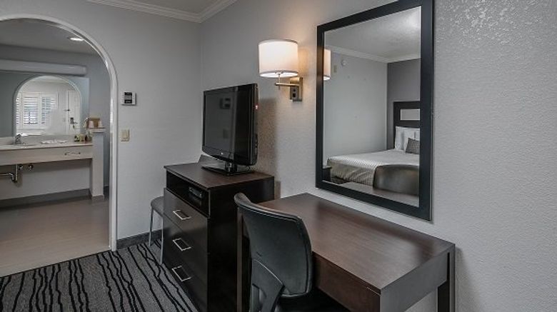 <b>Redwood Creek Inn Room</b>. Images powered by <a href="https://www.leonardoworldwide.com/" title="Leonardo Worldwide" target="_blank">Leonardo</a>.
