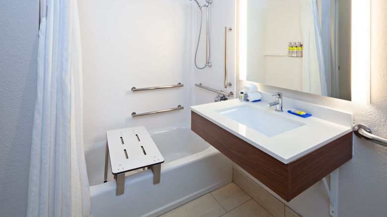 <b>Holiday Inn Express & Stes Rancho Mirage Room</b>. Images powered by <a href="https://www.leonardoworldwide.com/" title="Leonardo Worldwide" target="_blank">Leonardo</a>.