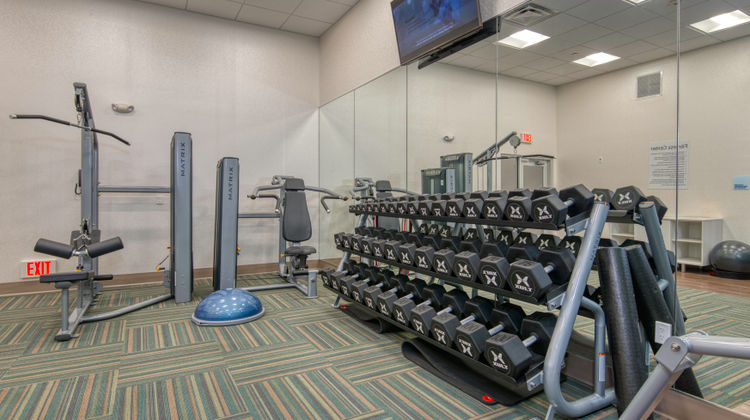 Holiday Inn Express/Stes Lincoln Arpt Health Club