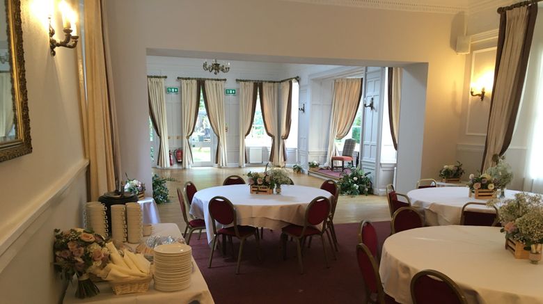 <b>Ben Wyvis Hotel Restaurant</b>. Images powered by <a href="https://www.leonardoworldwide.com/" title="Leonardo Worldwide" target="_blank">Leonardo</a>.