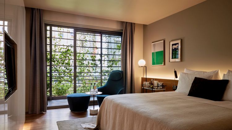 Sir Victor Room