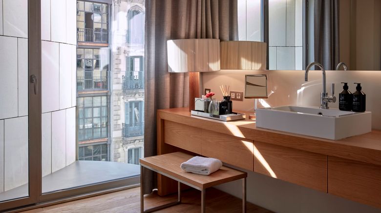 <b>Sir Victor Room</b>. Images powered by <a href="https://www.leonardoworldwide.com/" title="Leonardo Worldwide" target="_blank">Leonardo</a>.