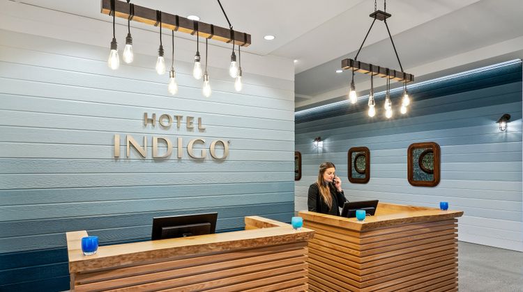 Hotel Indigo Seattle Everett Waterfront Lobby