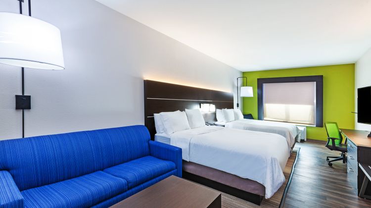 Holiday Inn Express & Suites-Port Lavaca Suite
