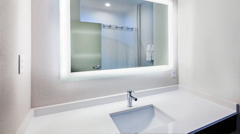 <b>Holiday Inn Express & Suites-Port Lavaca Room</b>. Images powered by <a href="https://www.leonardoworldwide.com/" title="Leonardo Worldwide" target="_blank">Leonardo</a>.