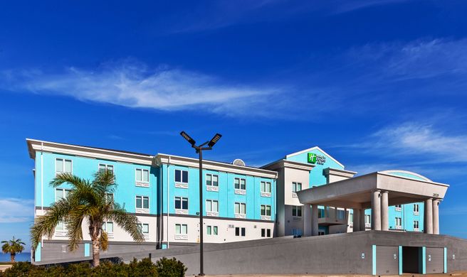 Holiday Inn Express & Suites-Port Lavaca Exterior
