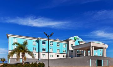 Holiday Inn Express & Suites-Port Lavaca