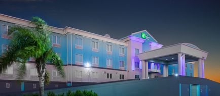 Holiday Inn Express & Suites-Port Lavaca Exterior