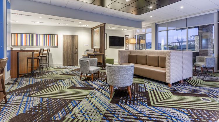 Holiday Inn Express & Stes Florence-Arpt Lobby