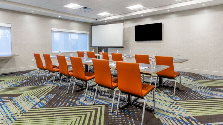 Holiday Inn Express & Stes Florence-Arpt Meeting