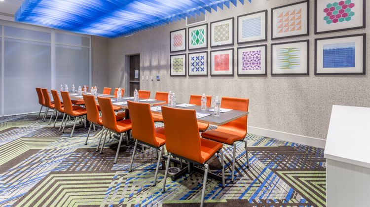 Holiday Inn Express & Stes Florence-Arpt Meeting