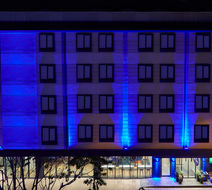 Holiday Inn Express Atakoy Metro Exterior