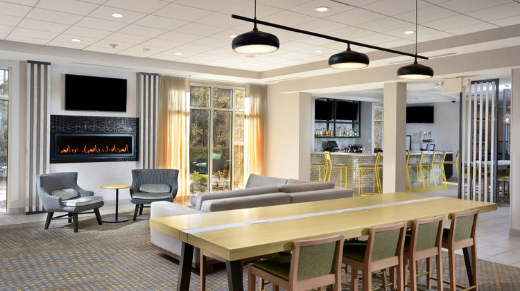 Holiday Inn RDU Airport Lobby