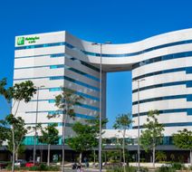 Holiday Inn & Suites Merida La Isla Exterior