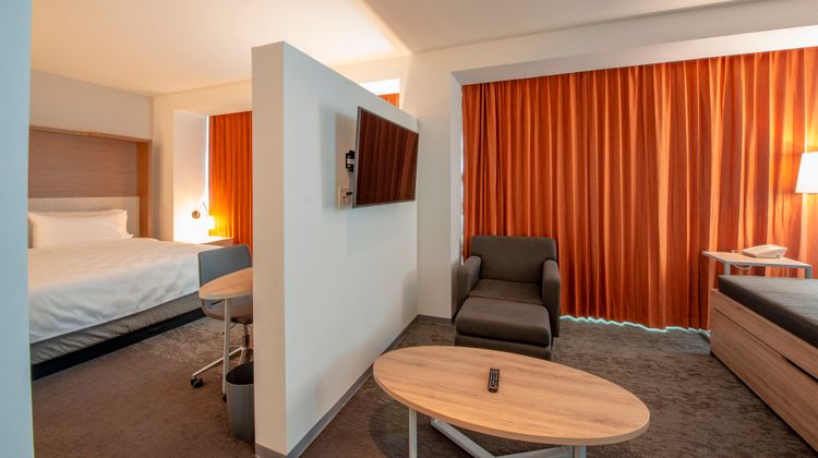 Holiday Inn & Suites Merida La Isla Suite