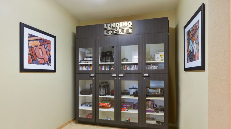 <b>Candlewood Suites Lobby</b>. Images powered by <a href="https://www.leonardoworldwide.com/" title="Leonardo Worldwide" target="_blank">Leonardo</a>.