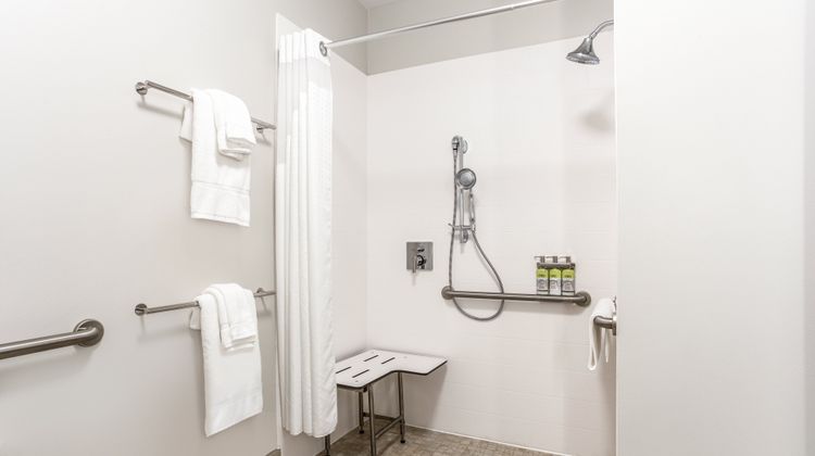 Holiday Inn Express & Suites Ottawa Room