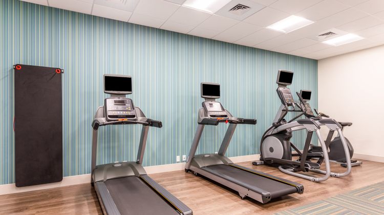 Holiday Inn Express & Suites Ottawa Health Club
