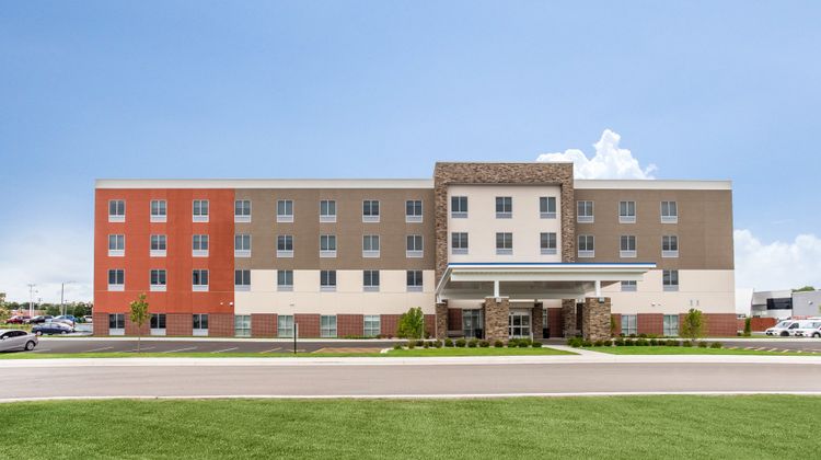Holiday Inn Express & Suites Ottawa Exterior